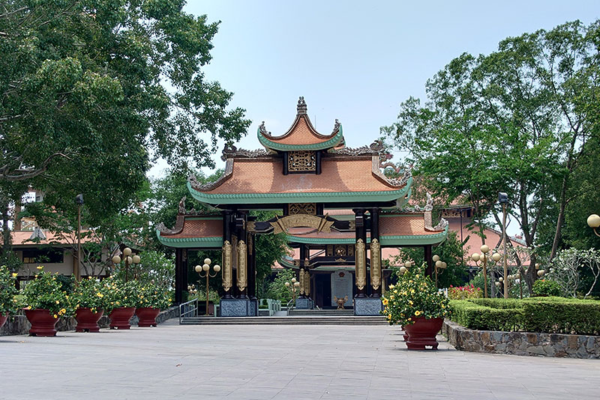 TOUR TP. HCM 1 NGÀY: TRỌN VẸN LỊCH SỬ - ĐỊA ĐẠO CỦ CHI & CITY TOUR (DINH ĐỘC LẬP, BẢO TÀNG)